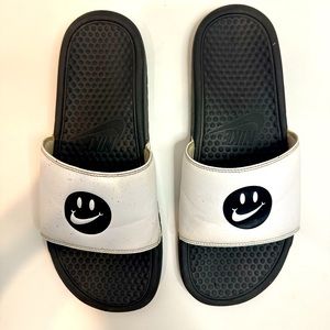 Nike slides size 9